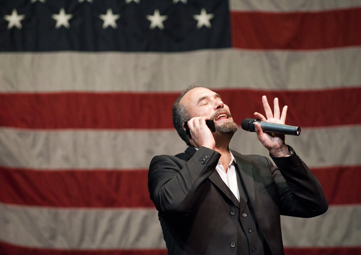 I spoke with Roger Guenveur Smith about his Frederick Douglass solo show, playing in Seattle this weekend (and getting a film version directed by Spike Lee soon)
seattletimes.com/entertainment/…