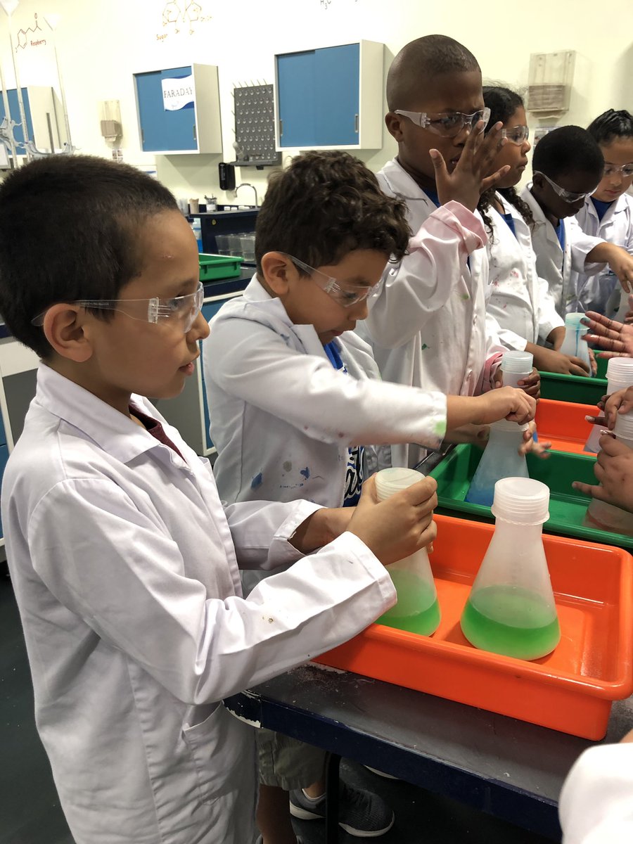 mulgrewinsecond's tweet photo. We had so much fun at @littlebeakers today! The kids loved it 👩‍🔬🧪👨‍🔬! #webbelem https://t.co/rSeIVrNJlh
