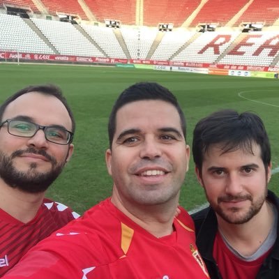 Esta es la foto de perfil de mi <a href="/paquitomar80/">Paco Martinez Rivas</a> en Twitter desde hace días. La foto de un equipo. 

Paco, "siempre en mi equipo". 😉