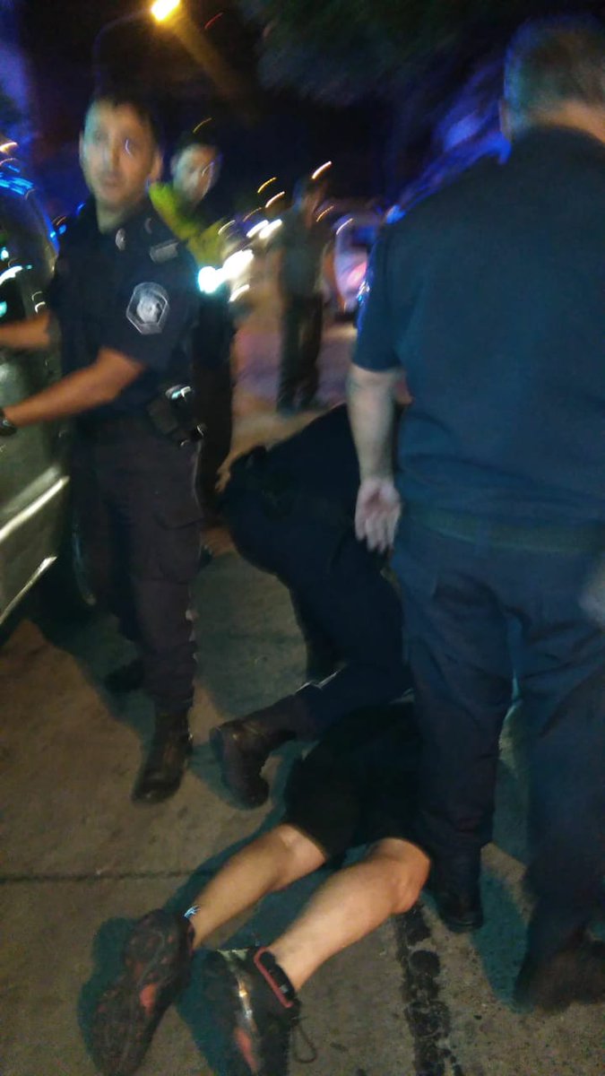 charlywalker's tweet photo. EXCLUSIVO. Así fue la primera detención de un chófer de Uber en Mar del Plata. https://t.co/F4C615Lr8n