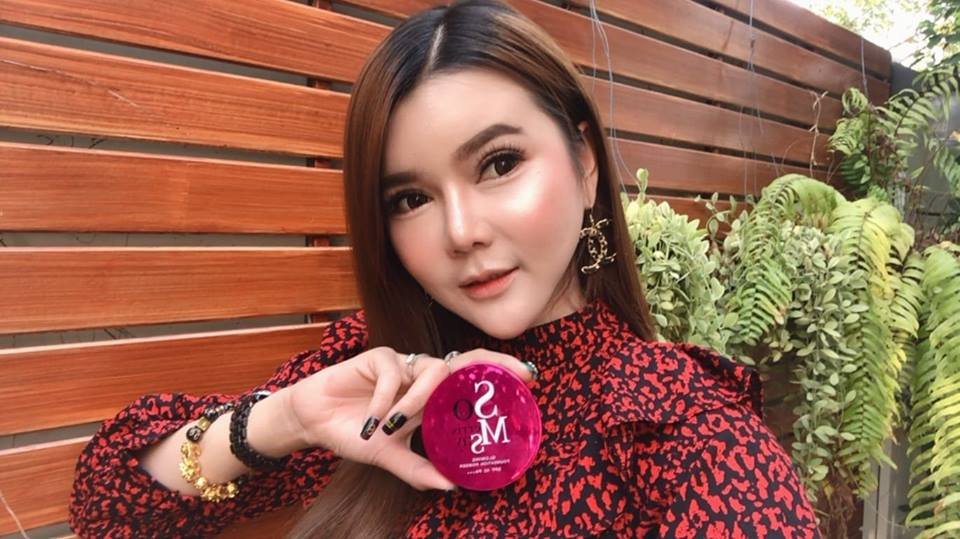 somerrissy's tweet image. 🎊 #แป้งพัฟโซ somerrissay 🎊
❥ยืนหนึ่งเรื่องปกปิด แต่บางเบาไม่หนักหน้า
❥ยิ่งออกแดดหน้ายิงไบท์ ✨
❥[ผิวสวยไร้ที่ติ ทันทีที่ทา] 
ผิวเนียนสวย ดูเป็นธรรมชาติ 
✅คุมมันยาวนาน 
✅กันน้ำ
✅ กันเหงื่อ 
✅ไม่ตกร่อง 
✅ไม่เป็นคราบ 
☀️ตบตอนเช้า อยู่ยันเย็น🌙