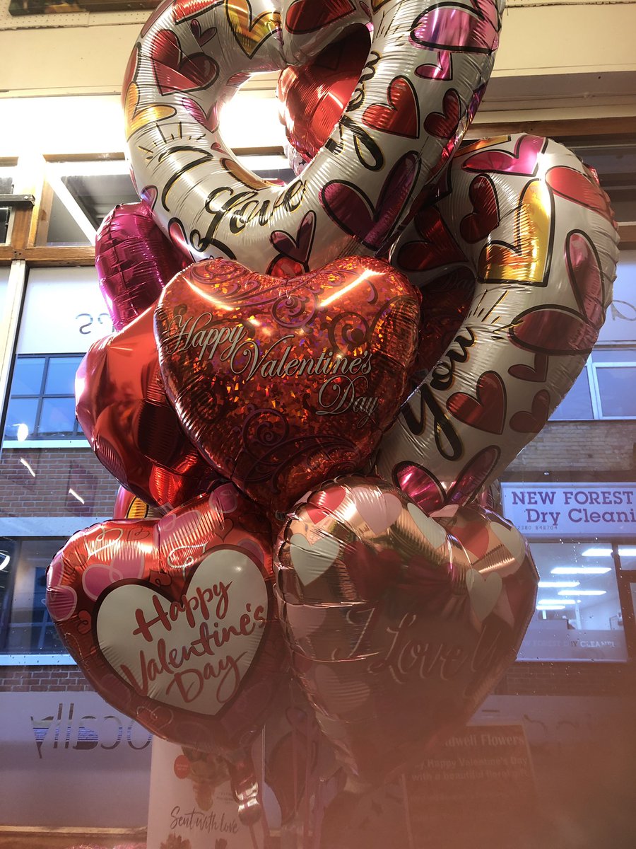 JaneBidwell's tweet photo. Valentine’s Day #february14 #love #balloons #flowers #hythe #southampton #ValentinesDay #ValentinesDayGift #redroses #❤️ https://t.co/FX1mgvOC9H