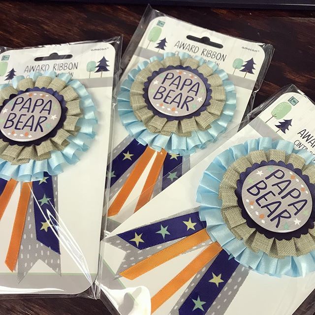 htfps's tweet image. Safe to say I’m absolutely obsessed with these 😍🐻 I can bear-ly wait til these are up on the site! #papabear #linkinbio #doubletap #babyshower #cute #htfps #hardtofindpartysupplies bit.ly/2SdShSN