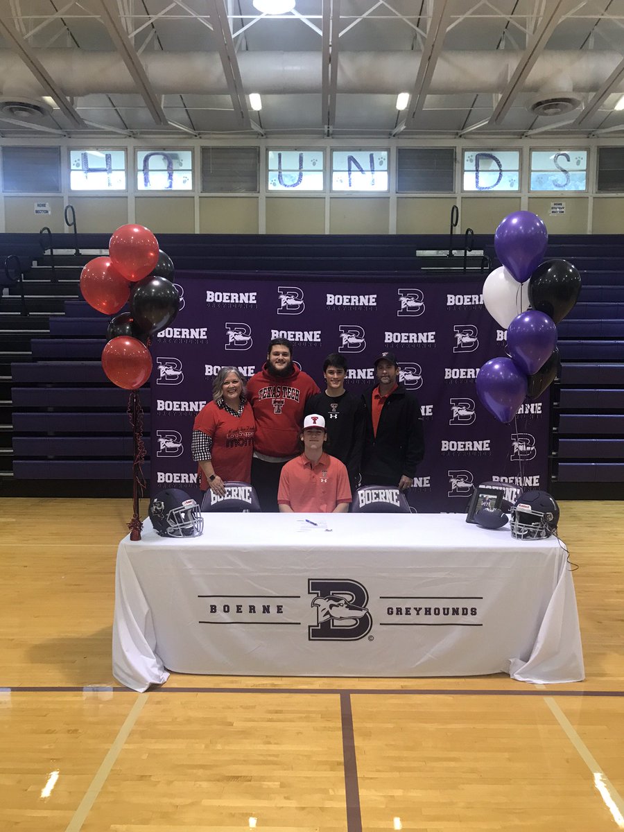 LeechStan's tweet photo. Congratulations to Hayden Hood on signing to play football at Texas Tech University! #Boerneisdproud https://t.co/1vLWu1SmJg
