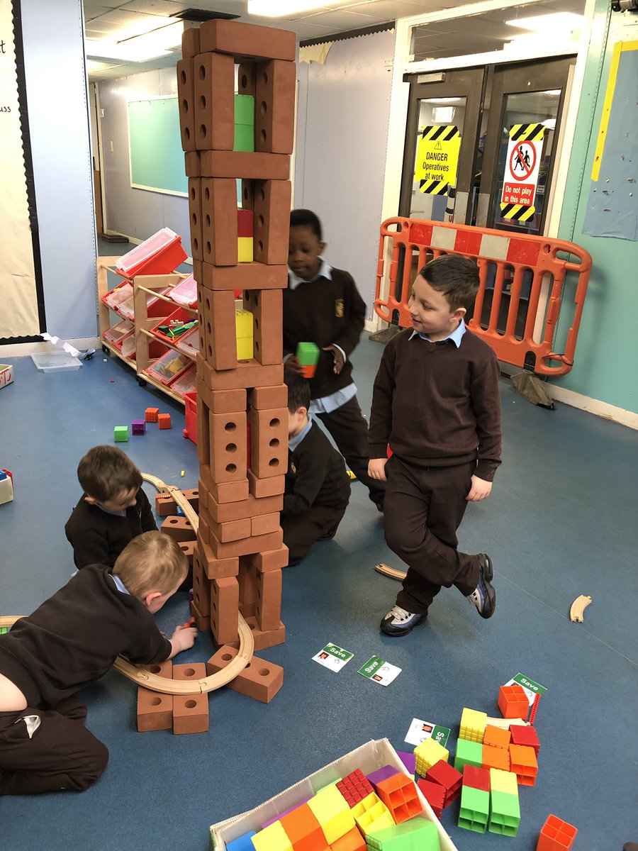 How fantastic are our children! A massive tower with a train track running through it #childrenleadinglearning #freeplay #creative