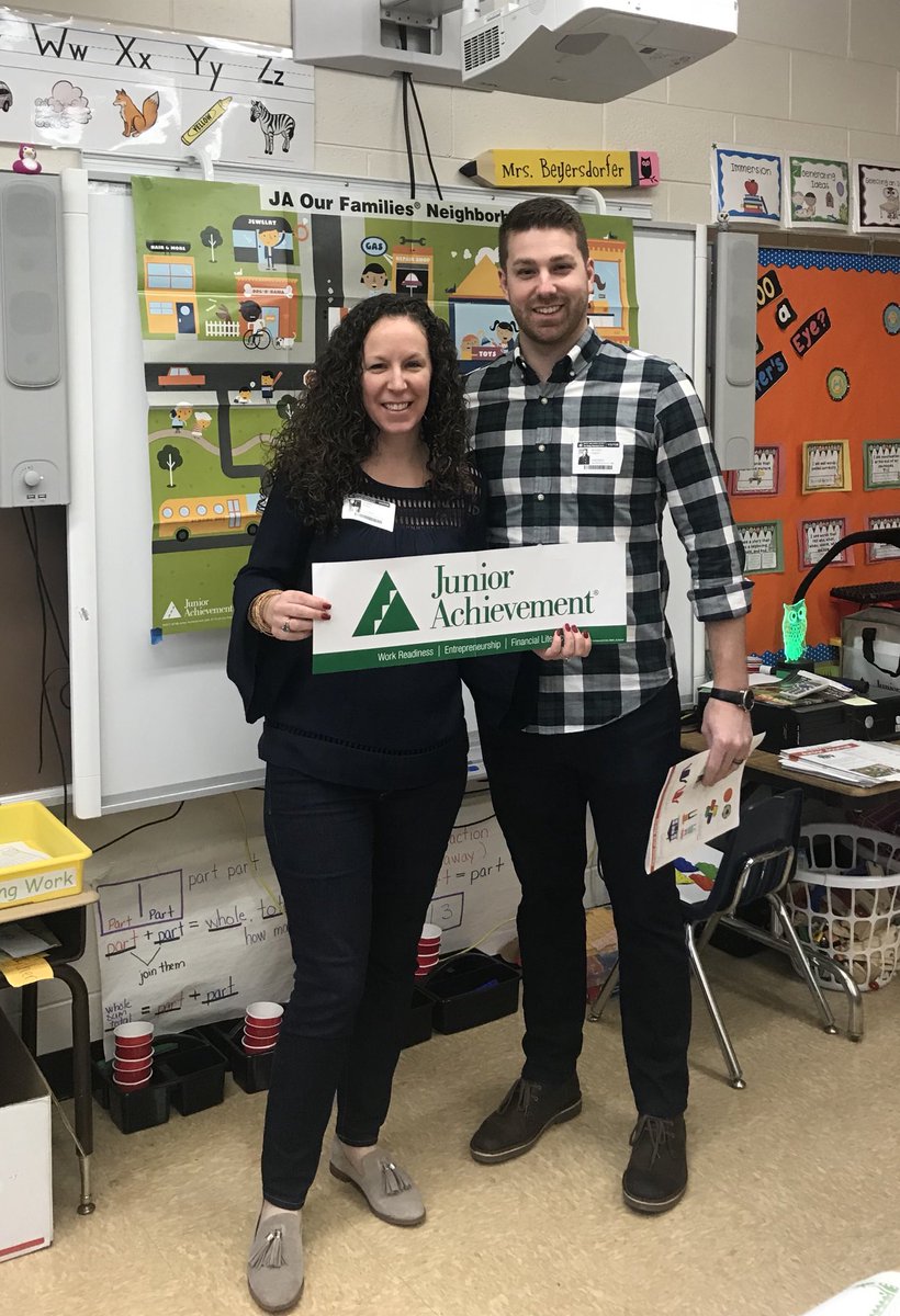 Alanna1206's tweet photo. 📚📝 Had The Best Day with my 1st Grader and her class!!! #teaching #family with my coworker and #JuniorAchievement #GridCares #JAinaDay #JANY 📝📚 https://t.co/NYWngZCVG2