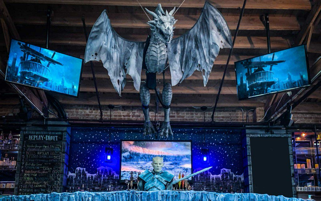 TravelLeisure's tweet photo. You can sit in the Iron Throne at this 'Game of Thrones' Bar in Chicago https://t.co/FZBHtCDWu9 https://t.co/cEdMLqKhu4