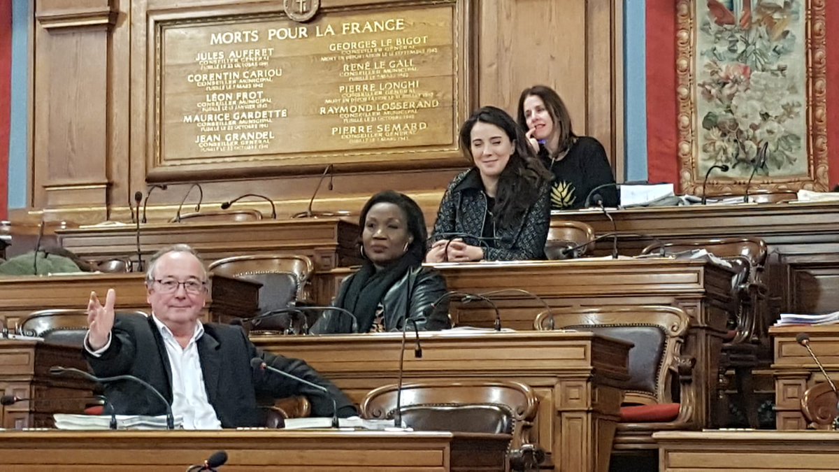 GroupeUDIMoDem's tweet photo. Le @GroupeUDIMoDem encore très bien représenté en cette séance tardive du #ConseildeParis. https://t.co/KcYPYaKbE0