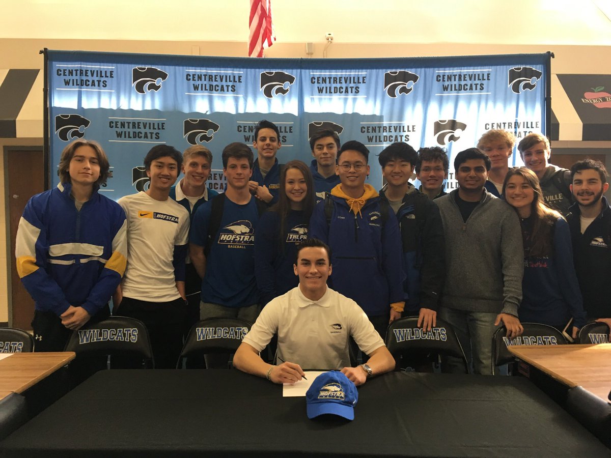 cville_bsbl's tweet photo. Congratulations @derekrh27‼️ What a great showing of support by friends and family at today’s signing ceremony #HofstraBound #Dude https://t.co/xl9TeQZhln