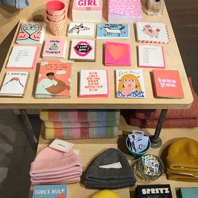 RoosBeach's tweet photo. Valentines covered - tag a loved one!!!! #love #bemine #valentines #secretadmire #hearts #totallyobsessed #staymine #hearts #soulmates #cards 😜❤🥰 https://t.co/Hv6Qdhdnzk https://t.co/qUJF6YdLL2