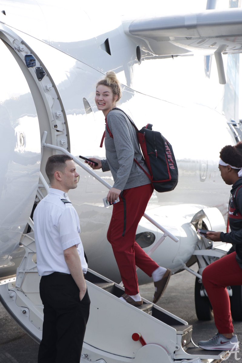 AlabamaWBB's tweet photo. Next stop, Florida 🛫✌️

#RollTide #RollTogether 🐘🏀 https://t.co/qIOcdLHoqb