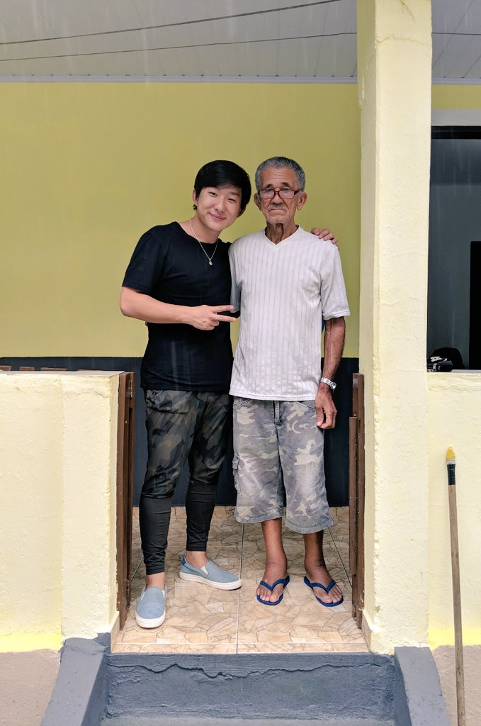 Gente. Só pra deixar claro... O senhor Nilson Izaías "Papinho" não tem Instagram nem twitter. :) Boa noite.