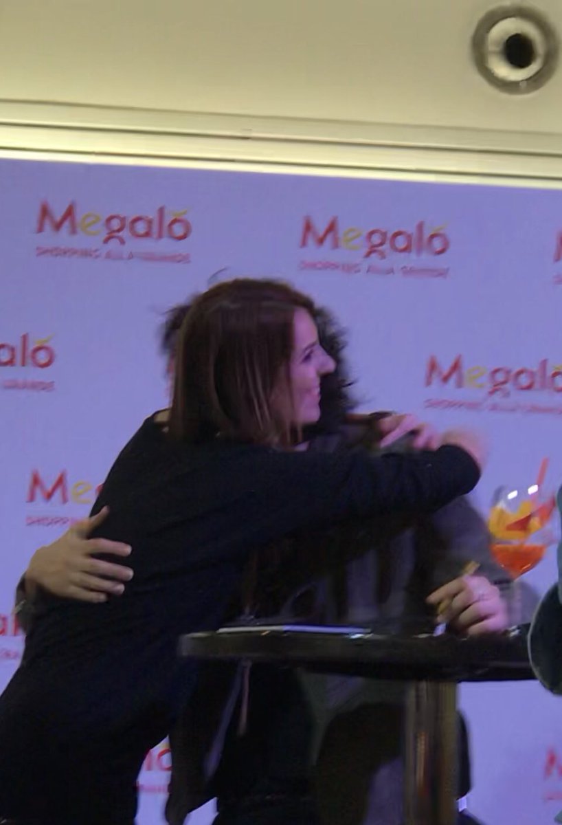 Ingrid_D82's tweet photo. Al momento devo ancora “rielaborare” tutto... posso solo dire che sono immensamente felice e dirgli grazie non sarà mai abbastanza (il mio sorrisone dice tutto) ... #ErmalMetainstore https://t.co/WjrC6A8bg5