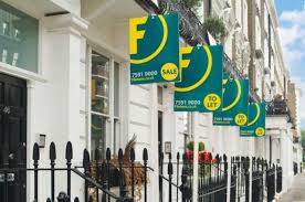 PropertyBase_UK's tweet image. Foxtons declared 2018 as one of it's toughest years in London, and warned conditions would remain challenging in 2019. Foxtons sales revenue for 2018 had fallen to £36m down a 5th from £43m in 2017.

(Source: FT)