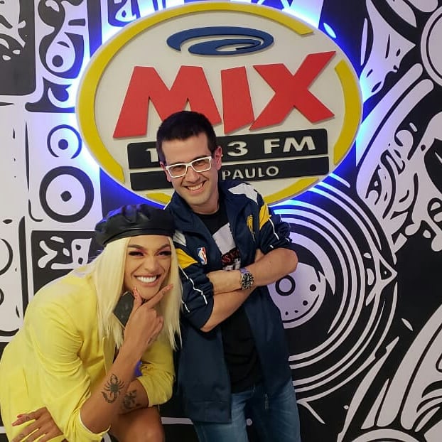 diegobaronenoar's tweet photo. Toda minha admiração e respeito a @pabllovittar foi um orgulho te entrevistar no #MixTudo Lacramos ou Rasgamos? Que tal os dois? #PablloVittarNoMixTudo #PablloVittar https://t.co/2gXt70nqLP