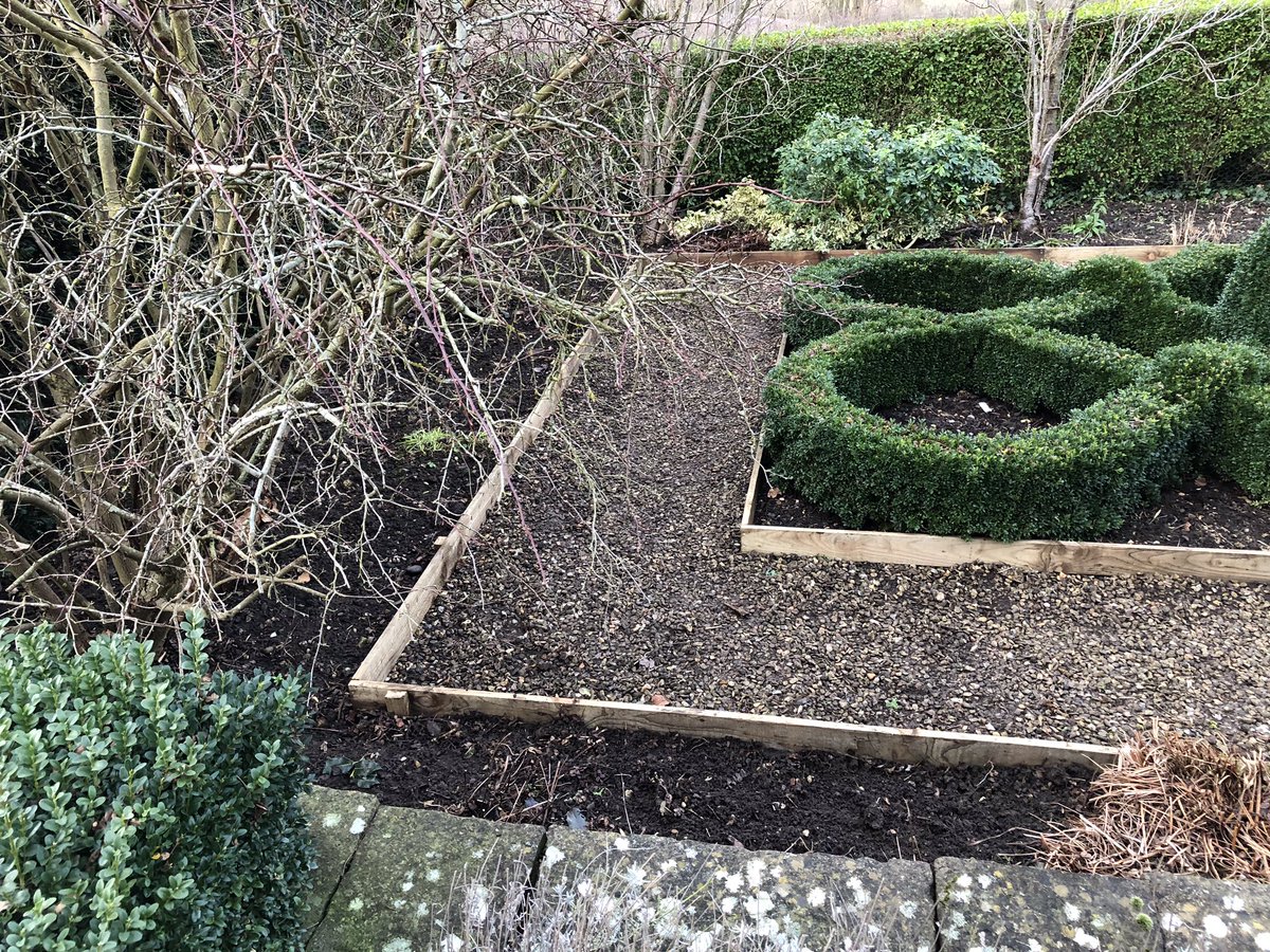 MGoddardSwoogel's tweet image. A day spent replacing #Gardenedging around a #Formalgarden area. #Goddardsgardenservices