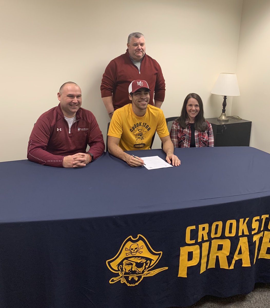 RealCrookstonFb's tweet photo. Congratulations to @JadenLubarski on signing to Hamline University! https://t.co/PQnNZbn7Sn