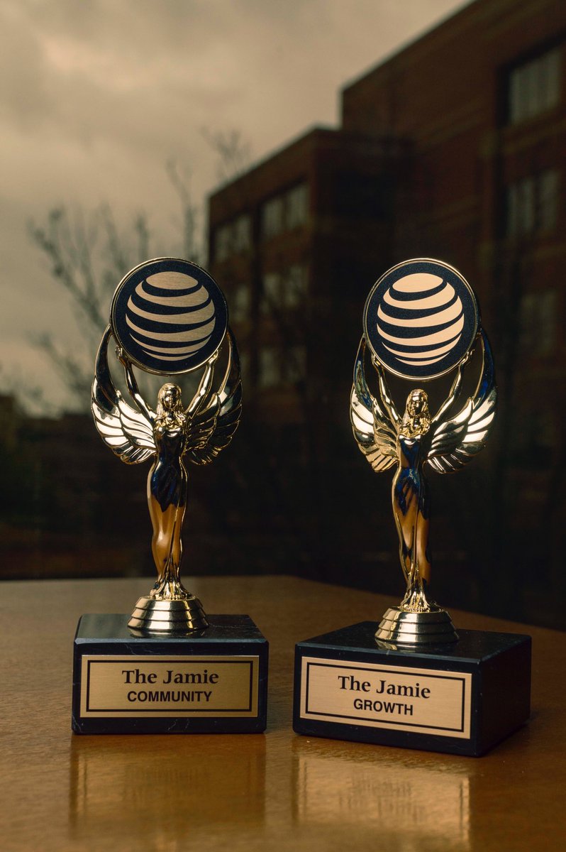 TonySmith4Sales's tweet photo. DMDR won 2 awards at the first annual “Jamie awards” earlier today during Jamie Barton’s breakout session

Photo taken by the one and only Christian Alvarez

#TuggleNation
#DMDRDelivers 
#ManyThanks
#TheJamie
#2019KickOff https://t.co/MEFhc0vUac