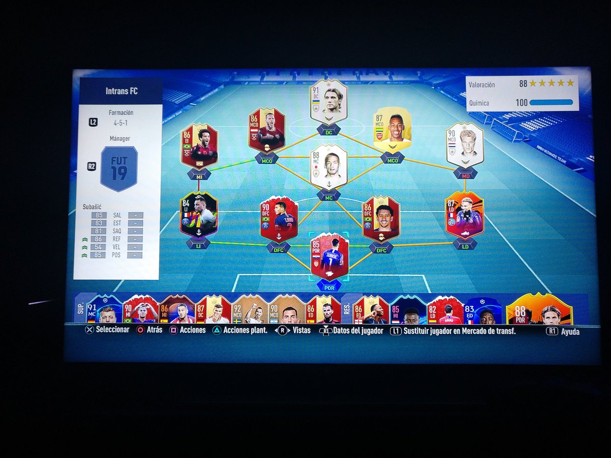 chino2789's tweet photo. @bitsnbytesgamer Son todos intransferibles menos Sevchenko,Bergkamp,Lala y Somer https://t.co/oS7BE3WiOy