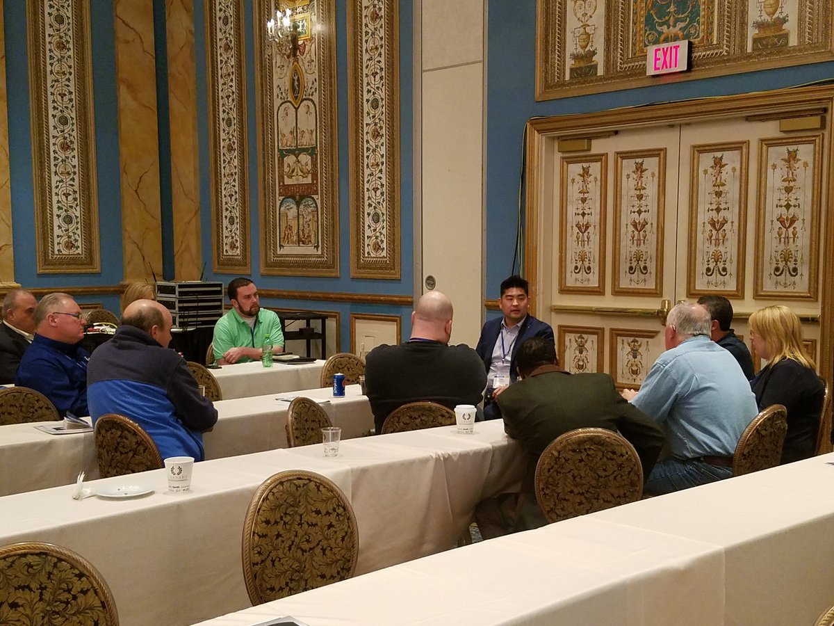 CremationAssoc's tweet photo. Now the experts take a seat to talk with attendees about their challenges in our Roundtable session #CANAheroes https://t.co/hVmTzukzhq