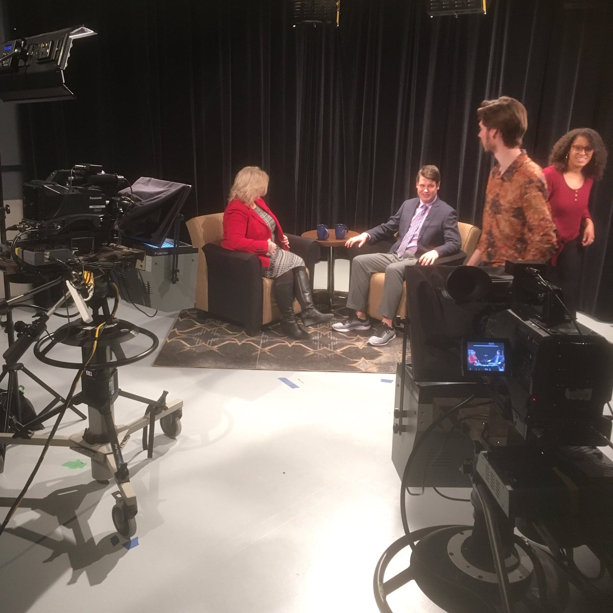 MRUOWEN's tweet photo. The fabulous Broadcast Media Studies students @CMRUbroadcast @mountroyal4u getting ready for interview with @planetjanetyyc #ByStudents4U https://t.co/9l6S4lUZ6X