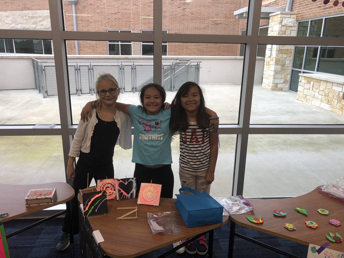 LauckofSBISD's tweet photo. Proud of my entrepreneurs yesterday for Market Day! @LauckofKISD @BryantElem #bryantpride https://t.co/IBFAzeQ7ZP