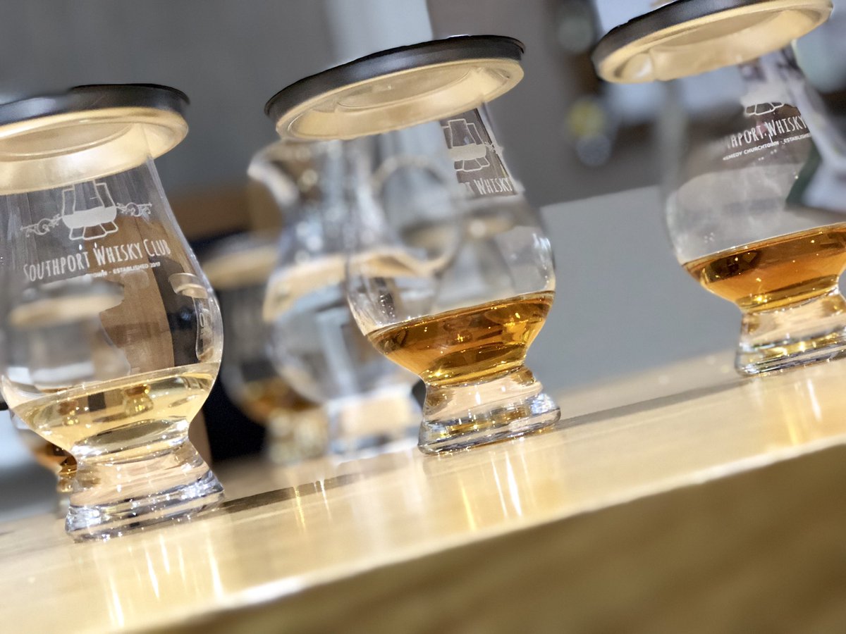 jwbassman_'s tweet image. It started with a wee blind tasting and escalated from there... great to share some amazing whisky with my very good friend @mikesmithsax tonight 😀 #greatcompany #greattunes #greatdrams #greatcombination