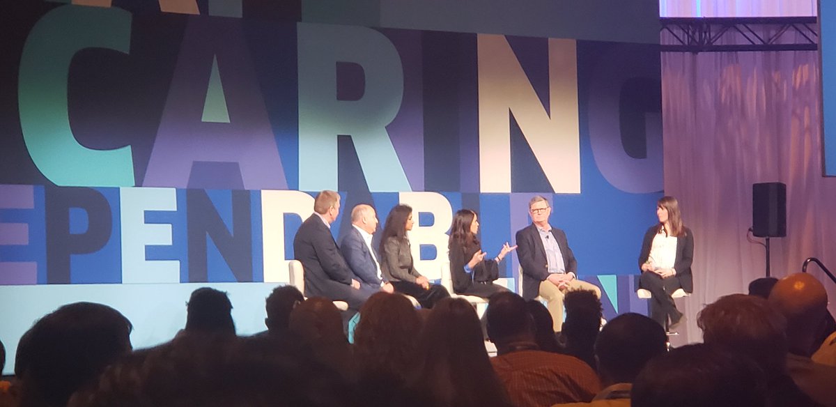 daryel_foster's tweet photo. Connections 2019 Conference @Auggie69@KitagawaMK@catheri13944539@jessicaLaxBiz@TammyLHServedio@MikeHannaUAL@LianaCaviness@bunbunn09@steph_United@JMRoitman@kategebo https://t.co/8M06PHv6Pc