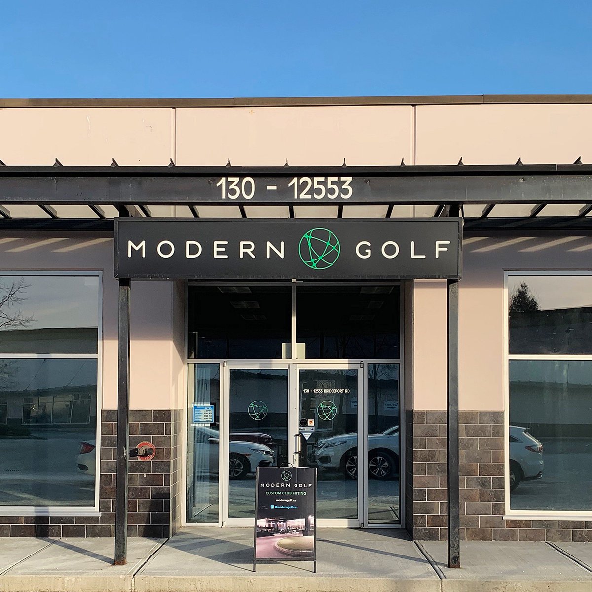 Temperatures have dropped and the greens are now frozen but don’t worry! It’s always sunny at Modern Golf, come on over and rent Trackman time for $60/hour! 

#MGAdvantage #Trackman4