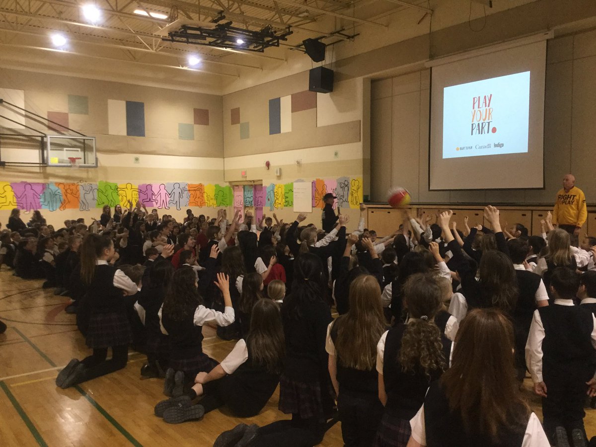 CFISPhysEd's tweet photo. Merci @MartinJParnell and @RightToPlayCAN for the wonderful book and visit! #elemPE #righttoplay #physed @YYCfrench #HumanRights https://t.co/pa5R2eXVxi