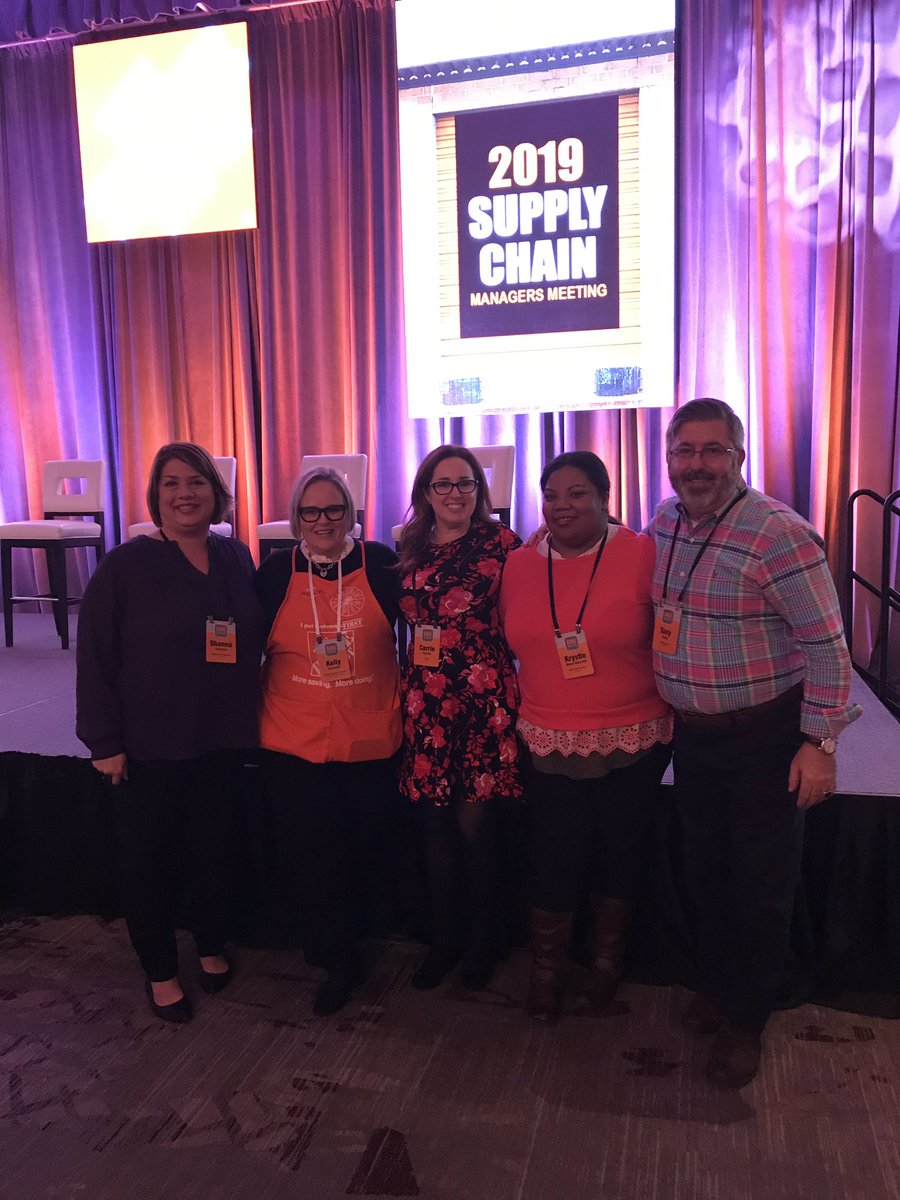 shannadl1's tweet photo. Yes, that is a dock 🚪! #2019SCMM #southernlovinHRHeroes #HRrocks #Funatwork @Carrie87801298 @JHarrisonHD @HDKrystle @Mcgalec99 https://t.co/X95C2mqp0p