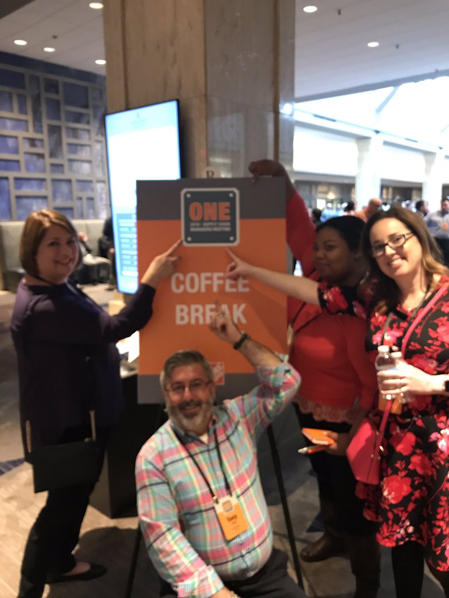 shannadl1's tweet photo. One supply chain means unification, one common goal, becoming more efficient and delivering worldclass customer service and being one big happy orange blooded family!#2019SCMM #southernlovinHRheroes #Funatwork #Funatwork @Carrie87801298 @JHarrisonHD @HDKrystle @Mcgalec99 https://t.co/ZEEm7kmlWD