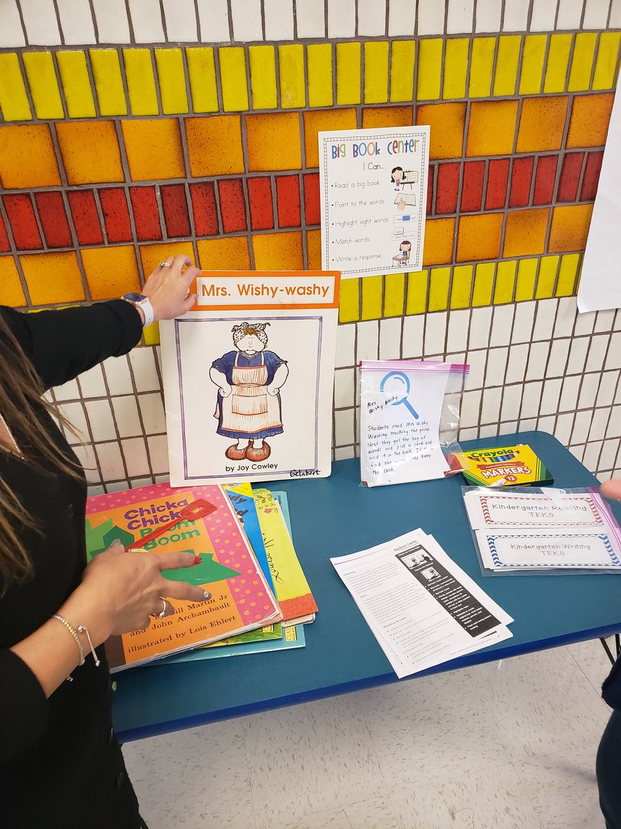 maestraberry's tweet photo. Kinder teachers learning about literacy centers 📚 @ELPASO_ISD @RangersRivera @RiveraDual @lindseysatt https://t.co/R3E3imTRFl