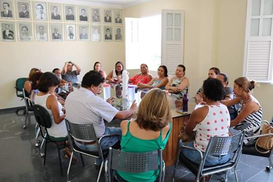 Jequi45's tweet photo. Reunião com o secretário de educação Thiago Machado, diretoras e coordenadoras das escolas municipais e diretoras das escolas estaduais.
#Jequi https://t.co/dqRRtDUiJB