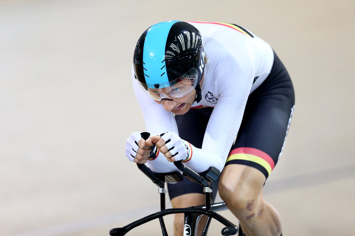 PelotonWatch's tweet photo. Dual Olympic gold medallist in rowing Hamish Bond continues his transition from rowing to road cycling to track cycling with a new New Zealand Record in the men's individual pursuit of 4:12.436 at New Zealand #EliteTrack National Championships
Photo: Dianne Manson https://t.co/na0yzDigvu
