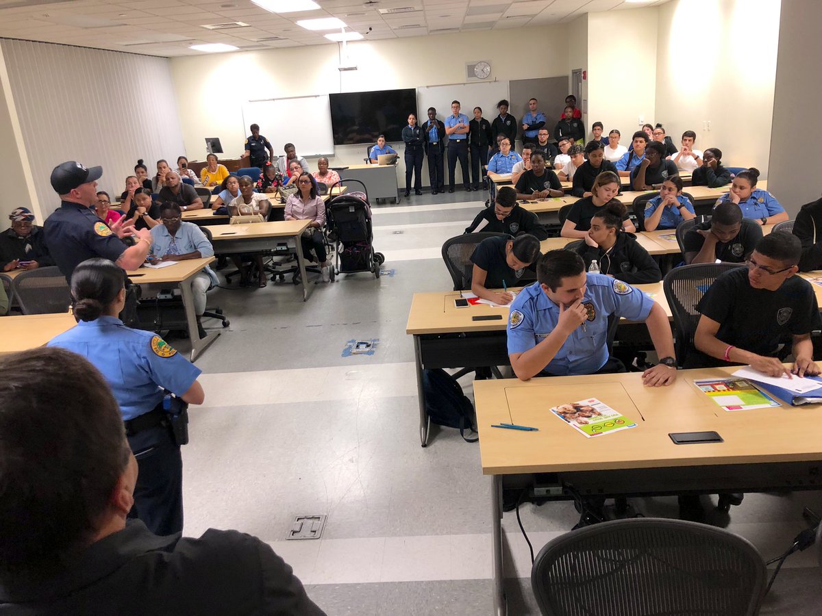 AlbertGuerraMPD's tweet image. Great experience for our @MiamiPD Explorers to work with Special Agents from Alcohol Beverage &amp;amp; Tobacco. Very informative meeting. @MPD_PAL @CityofMiami