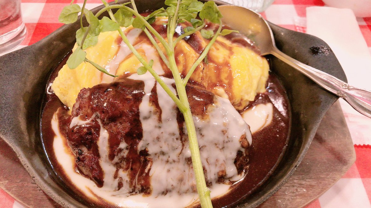 スパイラルタワーのラケル🥚💕
ハンバーグも好きだから、
だいたいこれ頼んじゃう(º﹃º)✨

これ食べるとお腹いっぱいなる_:(    _ ́ω`):_