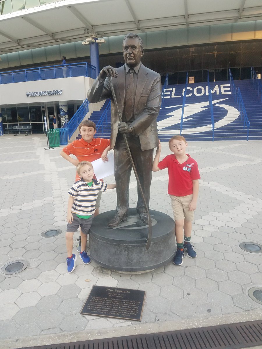 At #BeyondBarriers with my #AVIDFAMILY  #whoruntheworld #girls #menareourallies  <a href="/WalkerMiddleIB/">Walker Middle Magnet IB World School</a> <a href="/HCPS_AVID/">HCPS_AVID</a>