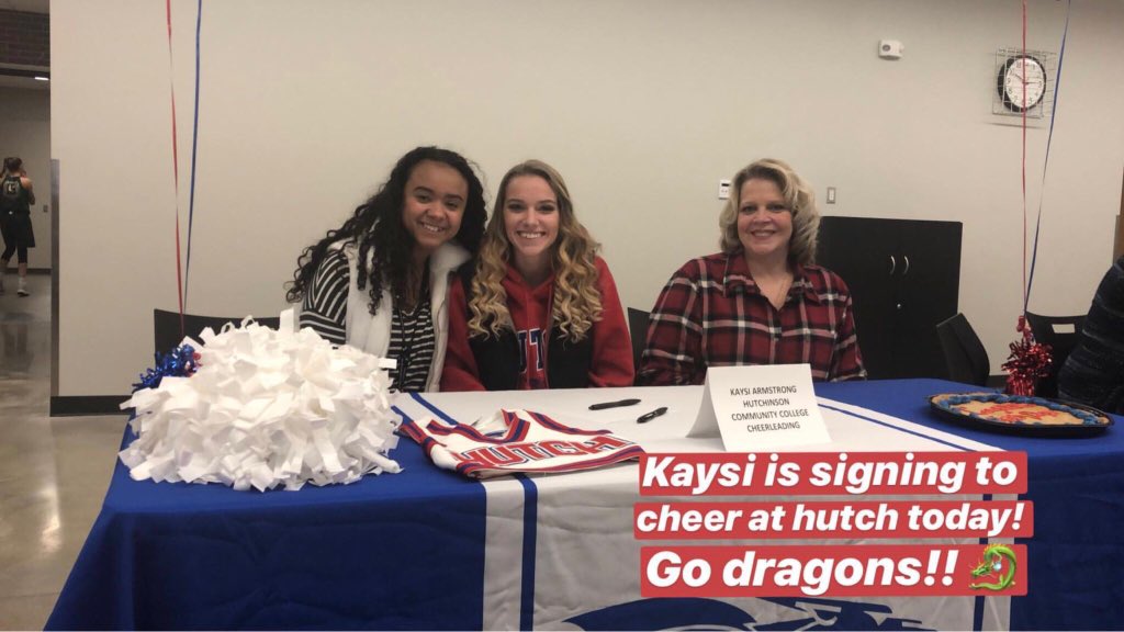 HutchCCSpirit's tweet photo. Happy Signing Day to this future Blue Dragon Cheerleader, Kaysi Armstrong! When asked why she chose Hutch, Kaysi said “It felt like home and obviously the cheer program.” Congratulations Kaysi! We are so happy to welcome you to the Blue Dragon family! 🐉 #FutureDrag #HutchCheer https://t.co/rvC5MY6Fx6