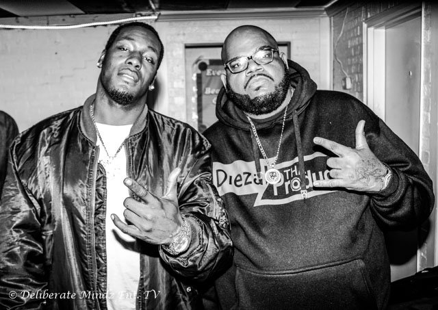 theofficial_dme's tweet photo. @meekbandz choppin it up with producer #diezal
#photography #KevDaCeo #music #indieartist #meekbandz #DeliberateMindzEnt #dmetv https://t.co/5jL5XAMCEN