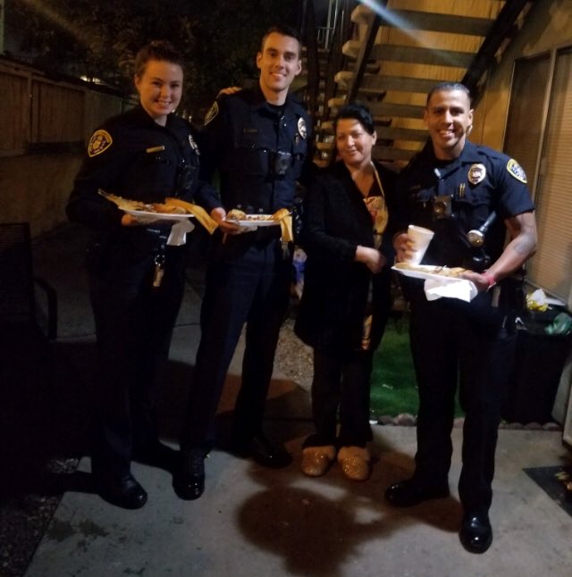 SanDiegoPD's tweet photo. Who doesn’t love fresh tamales and champurrado?! Thank you to this City Heights community member who took the time to make delicious food for Officer Jennings, Fitch and Morales. We truly appreciate it. #OneTeamOneMisson #CommunityStrong https://t.co/KN8dLP1KwE