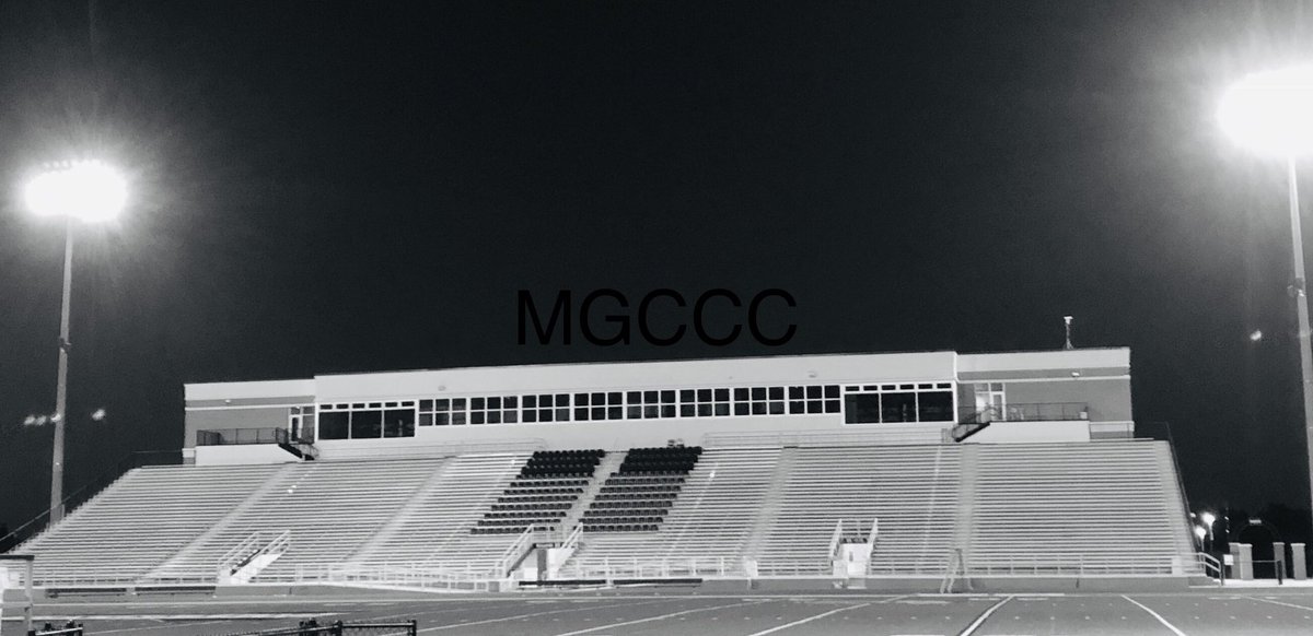 CoachWrightPerk's tweet image. Great Day to be a Bulldog!! #NSD19  #Welcome to our class of 2019! #TimeToGoToWork 🔶🔷