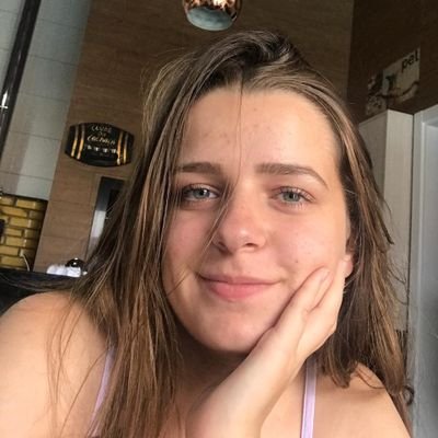 IncriveisEm's tweet photo. Ana, tua voz ilumina a vida de mt gente, não importa o que aconteça teus amigos e Deus sempre estarão cntg https://t.co/WyAo5fL9VO