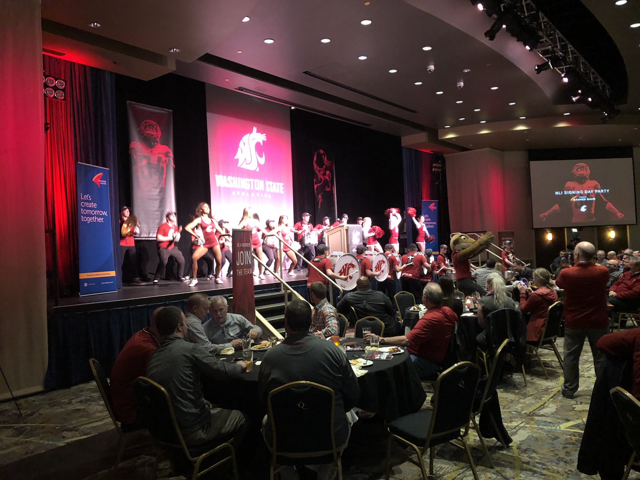 Pat Chun On Twitter Sold Out Night With Cougar Football In