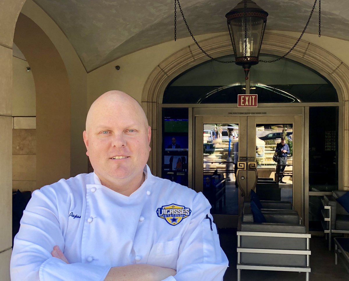 _justaddwaterst's tweet image. ANNOUNCEMENT🎉Incredible @ChefScottPajak of Lagasse&apos;s Stadium @PalazzoVegas / @VenetianVegas🔥heats up Water Street at our #chefchallenge #spring kick off #march29! #supportlocal @cityofhenderson  @lasvegasweekly