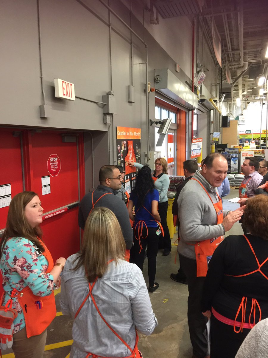 Northern president ( Crystal ) visiting at the Woo!!@WHd2684 <a href="/DanielleKida1/">Danielle Dion Korell</a> <a href="/stevenlongmoor1/">Steven Longmoore</a> <a href="/JasonArigoni/">Jason Arigoni</a> <a href="/Lisachiras/">Lisa Chiras</a>