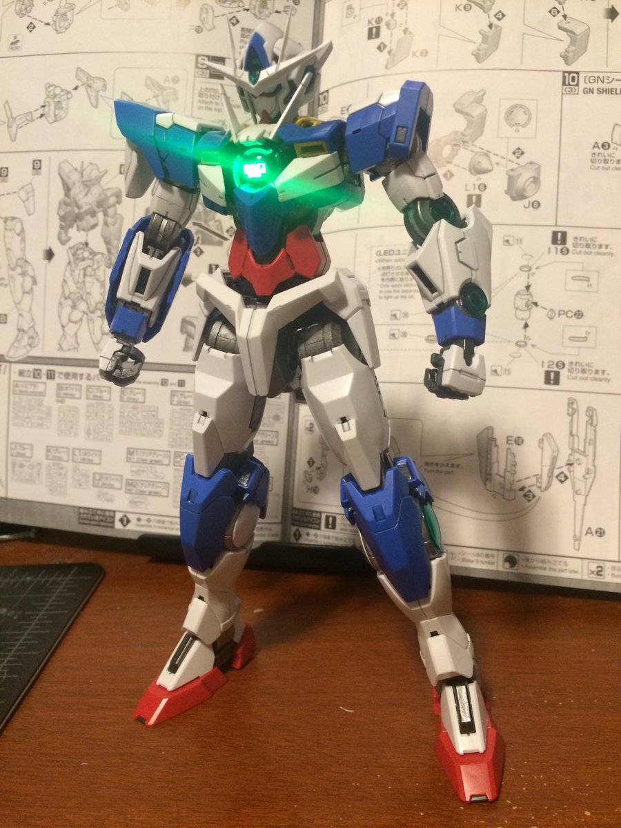 variabaria's tweet image. I haven’t posted my hobby in a while! WIP Quanta Full Saber with metallic painted inner frame and a fancy LED 👀