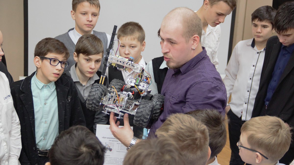 Kvantorium6's tweet image. В преддверии Дня российской науки, наставники «Кванториум» провели мастер-классы в школе32 (Ново-Александровск)