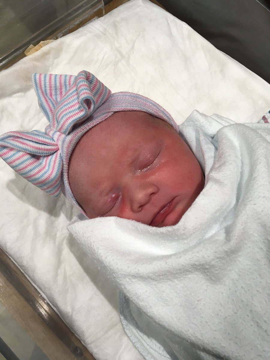 BGordon92's tweet photo. I’ve never been the person to believe in love at first sight but man my baby girl showed me other wise 😭😍❤️ https://t.co/eBMkyEsWCw
