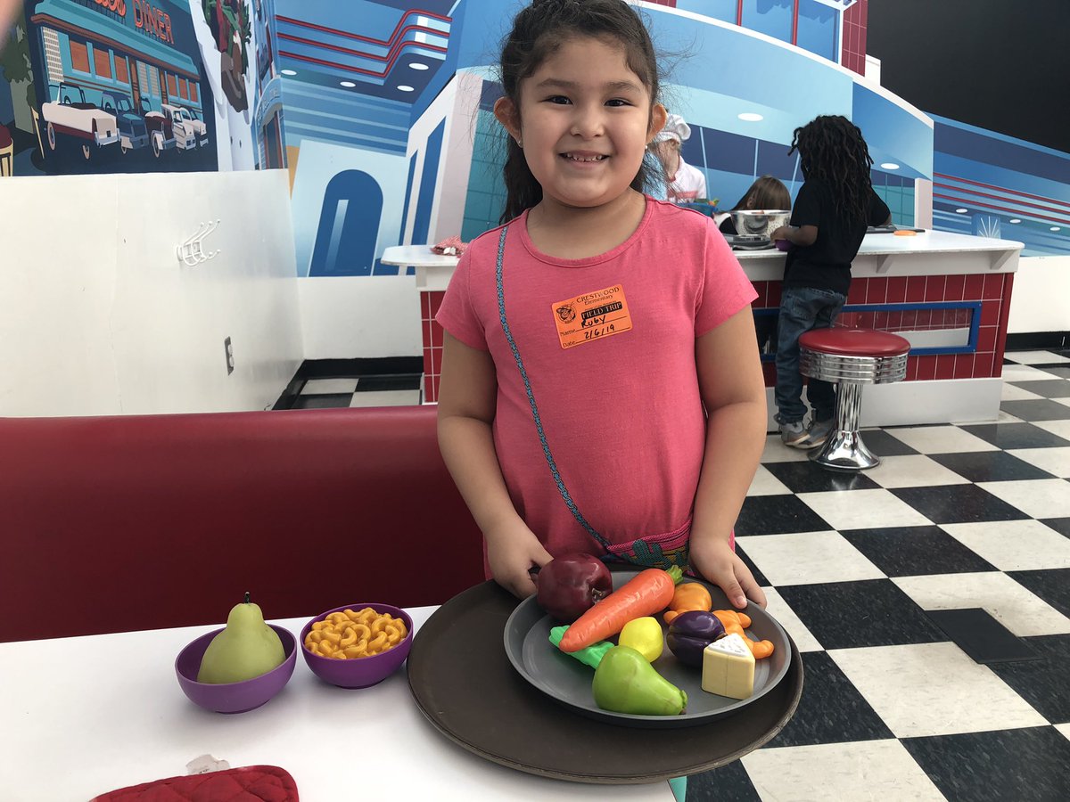 jeniparsons1220's tweet image. So much fun at the Children’s Museum yesterday with Crestwood’s Kinders!!! #theykeptfeedingme #greatservice #funwithmagnets #togetherweflyfar @MrsMilesKinders @daleknightccps